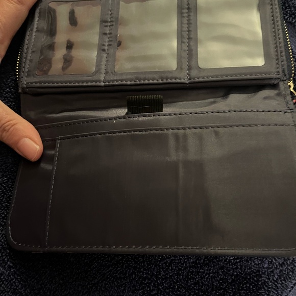 Butterfly Floral Black Wristlet Clutch - Picture 6 of 10